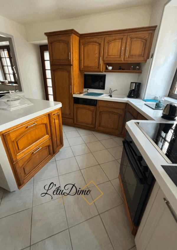 Maison avec extérieur dans un quartier calme à Poligny – Image 3