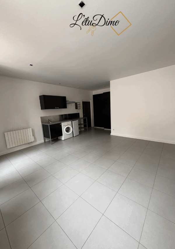 Appartement 1 pièce de 30 m3 au centre ville de Poligny