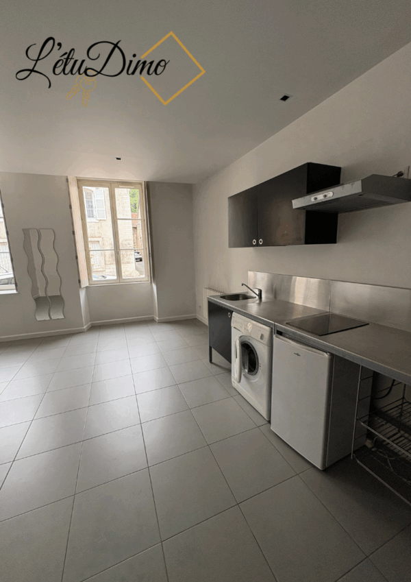 Appartement 1 pièce de 30 m3 au centre ville de Poligny – Image 2