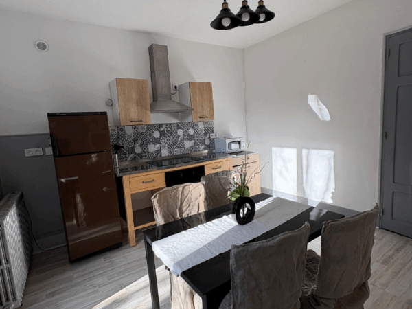 Appartement plain pied avec extérieur et garage à Poligny
