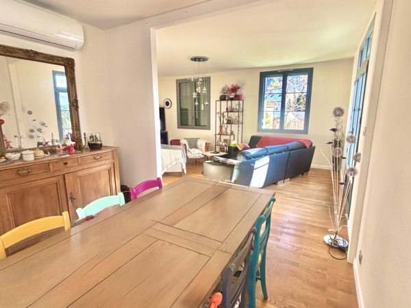 VENTE INTERACTIVE - Maison plain pied d'environ 160 m2 à Poligny 