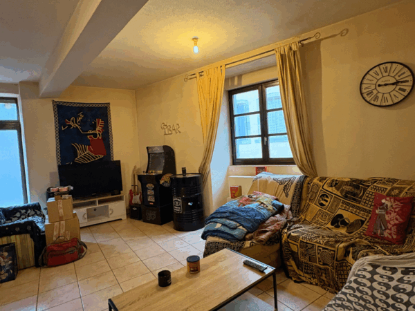 Maison mitoyenne dans un quartier calme à Poligny