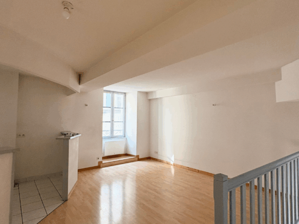 Appartement 2 chambres situé au centre ville de Poligny