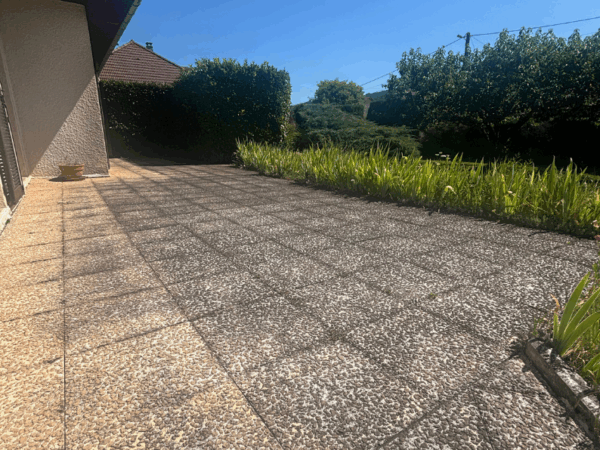 Maison avec terrain dans un quartier calme à Poligny