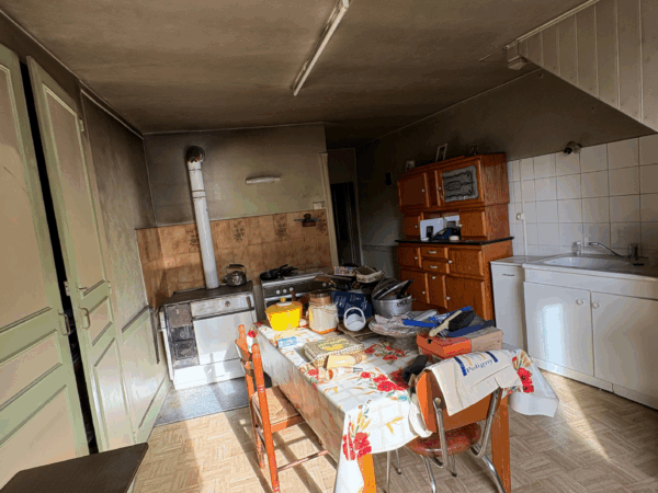 Maison mitoyenne totalement à rénover